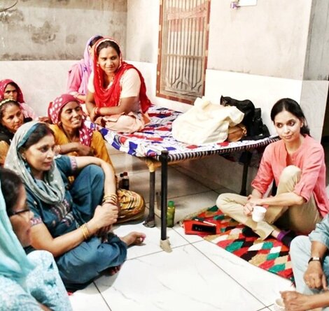 A group of women participating in trainings © Malavika/OLAM